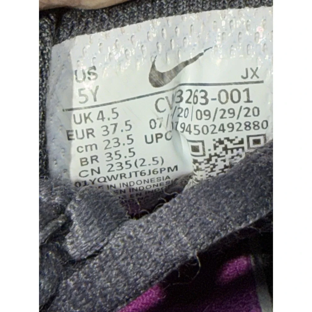 Nike revolution black